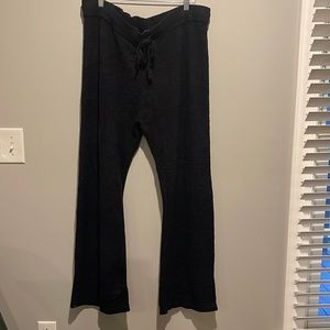 Barefoot Dreams lounge pants.